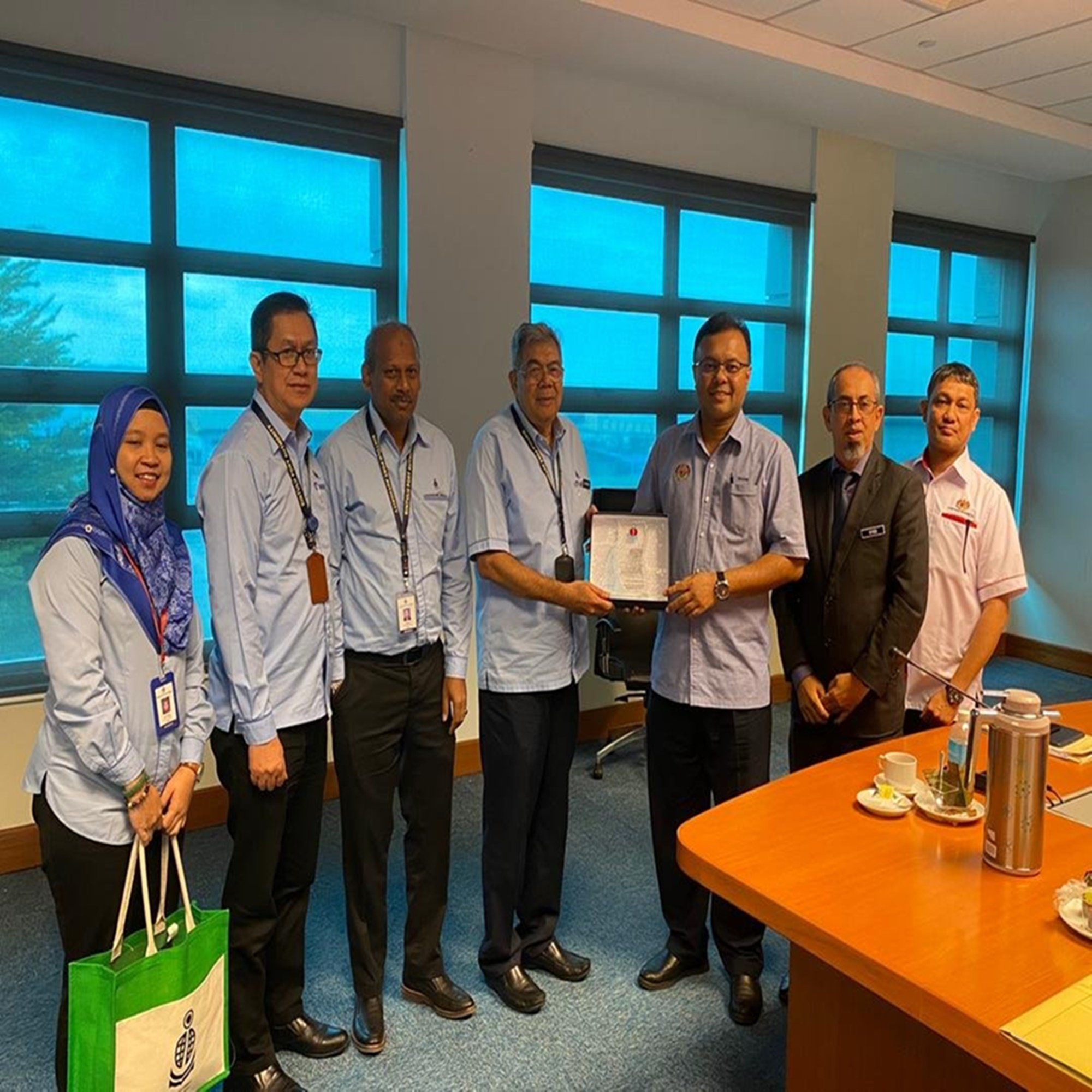 Imej untuk album LAWATAN KERJA DATUK ISHAM ISHAK, KETUA SETIAUSAHA KEMENTERIAN PENGANGKUTAN MALAYSIA KE LEMBAGA PELABUHAN BINTULU PADA 7 FEBRUARI 2020